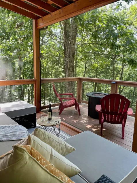 Grizzly Inn, a cozy, pet friendly Beech Mountain cabin - Image 1