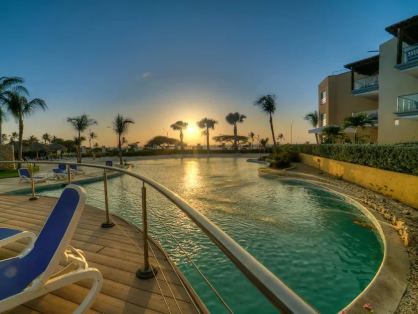 2 bd/3 ba condo with private patio, jacuzzi - Image 1