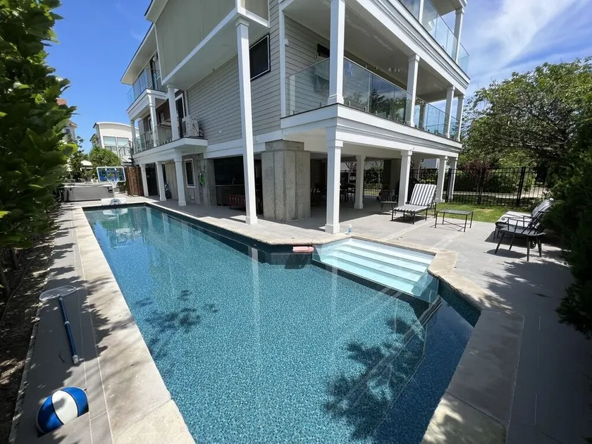 Gorgeous Modern Lido Beach home -Steps to Private beach. Heated pool, bikes, - Image 1