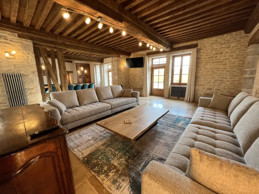 La Bastide De Chassagne-montrachet - Image 1