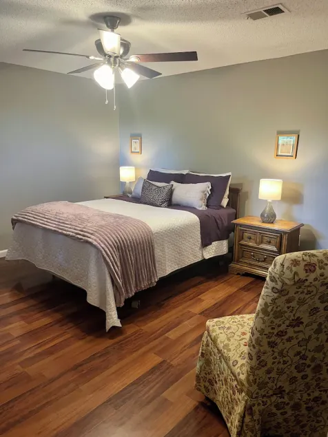 Condo w/ Pool Access, 2 Mi to Silver Dollar City - Image 1