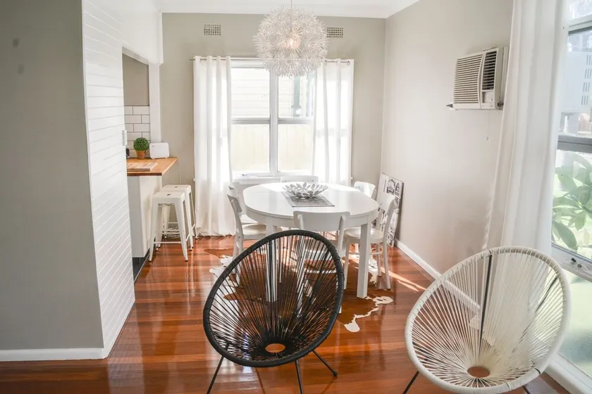 3-Bedroom Home -Off-Street Parking | Easy Access to M4 & M7 | 40km to Sydney CBD - Image 1