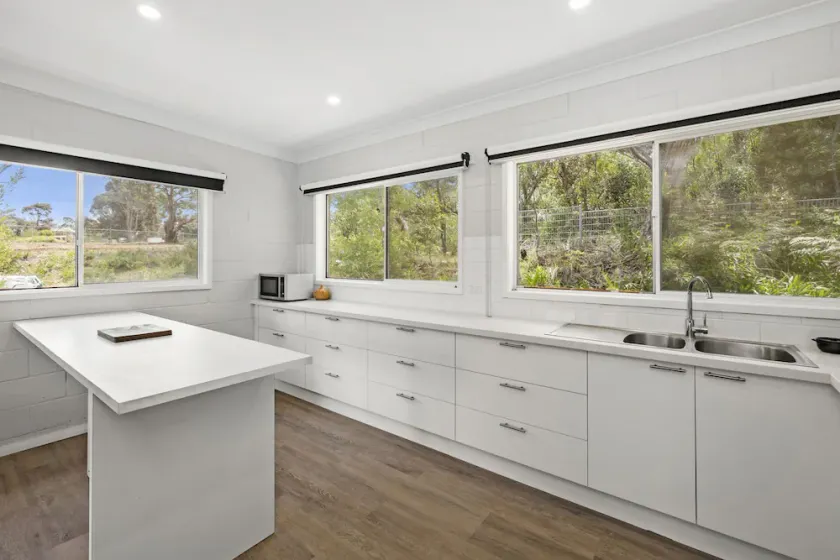 18 Lewis Court - Image 1