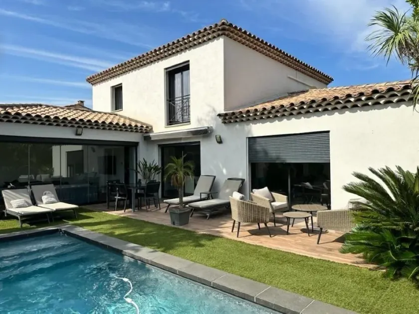 Villa Design  Piscine Tout confort à 5 minutes à pied de la plage. - Image 1