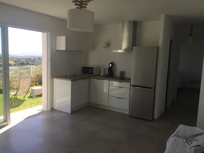 Charmant T2 de 40m2 en rez de villa, neuf, tout équipé, jardin privatif attenant - Image 1