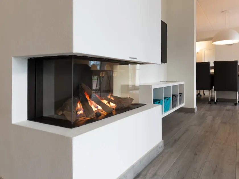 Cozy Group Stay w/ Fireplace - Image 1