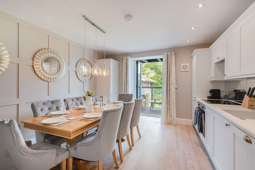 Highly popular holiday home in a prime location overlooking Lake Windermere - Image 1
