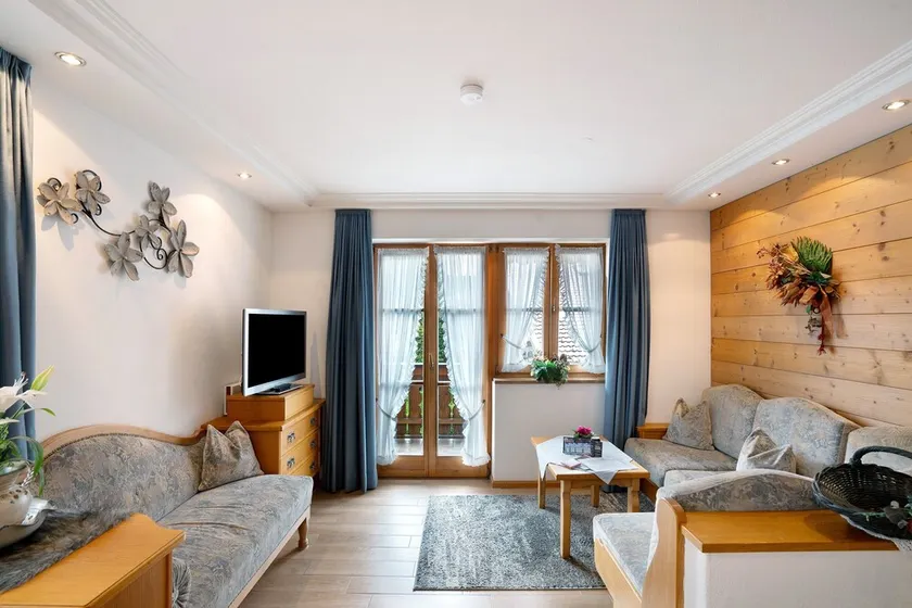 Apartment 'Gebirgsveilchen Nr 7' with Mountain View, Shared Garden and Wi-Fi - Image 1
