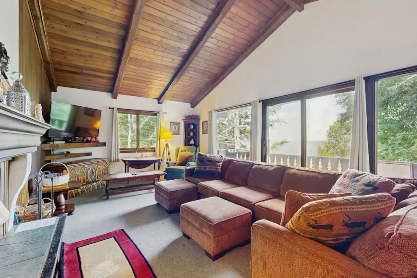 Maison acceptant les chiens avec vue imprenable et balcon, près de Cannon Mountain! - Image 1