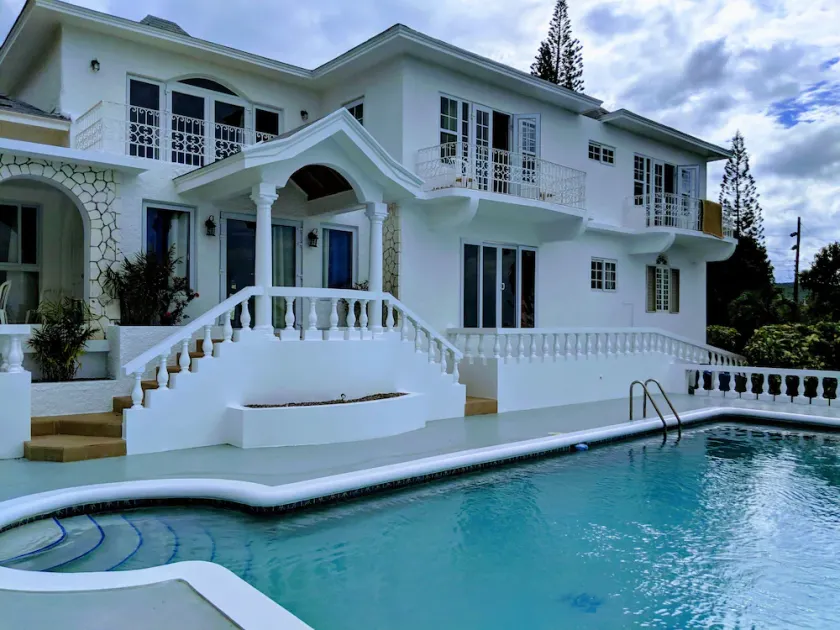 5 Bed Room Villa with Swimming pool - Image 1