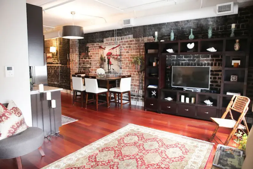 MAGNIFIQUE LOFT AU COEUR DU QUARTIER HISTORIQUE - Image 1