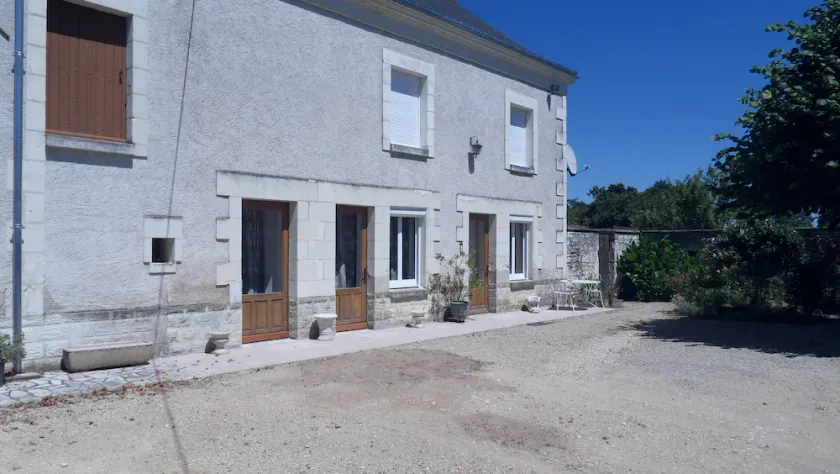 Maison Restaurée, Ensoleillée et Calme - Image 1