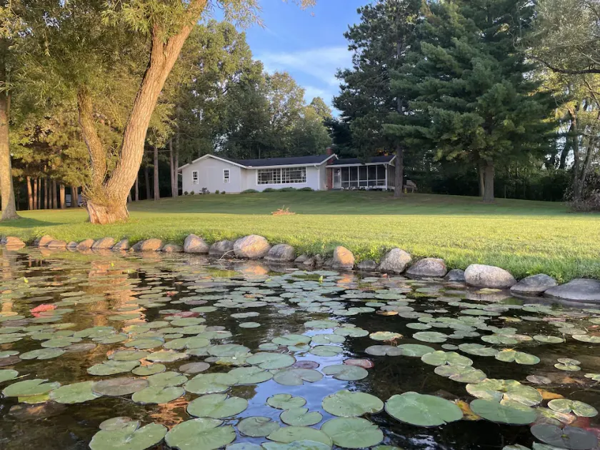 Private, newly renovated lakefront cottage on 10+ acres of land. - Image 1