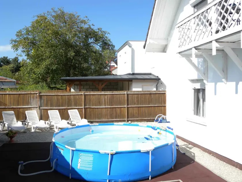 Apartamento de férias com ténis de mesa e piscina - Image 1