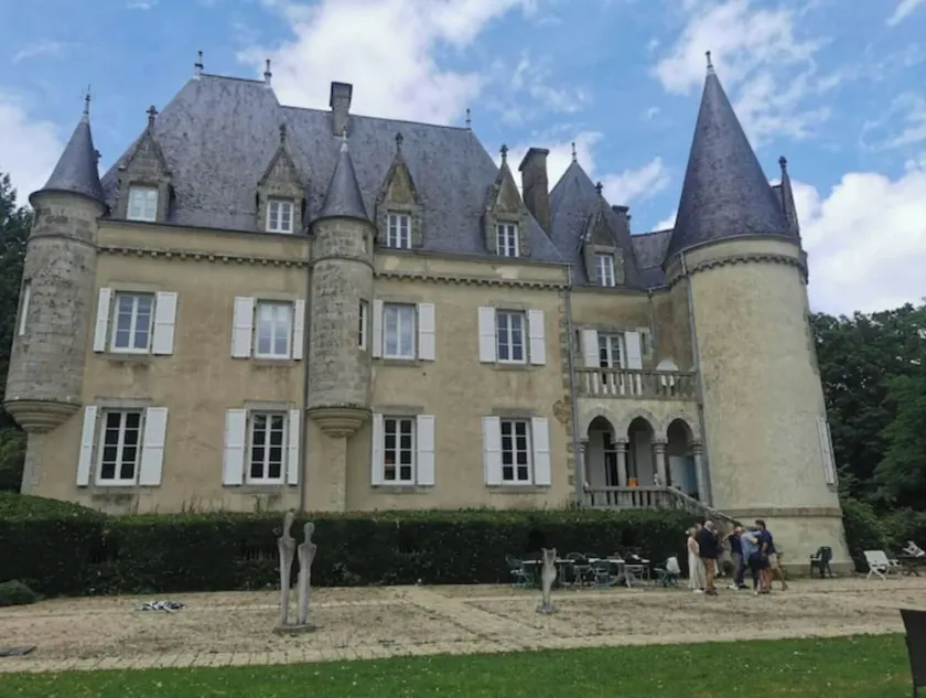 Gite Claude Bernard au Sein du Domaine du Château de Launay Guen - Image 1