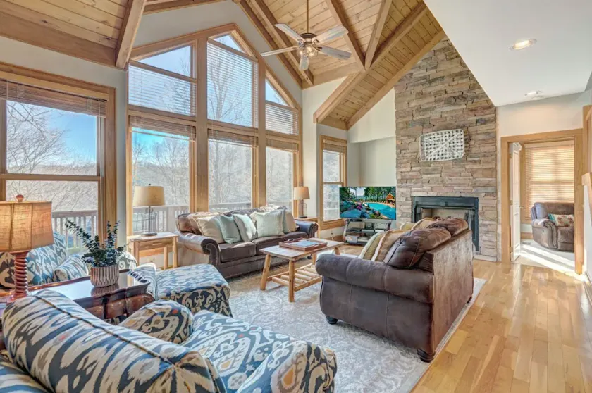 Chatham Trade- Gated Resort, Private Hot Tub, Air Hockey, Indoor/Outdoor Pools - Image 1