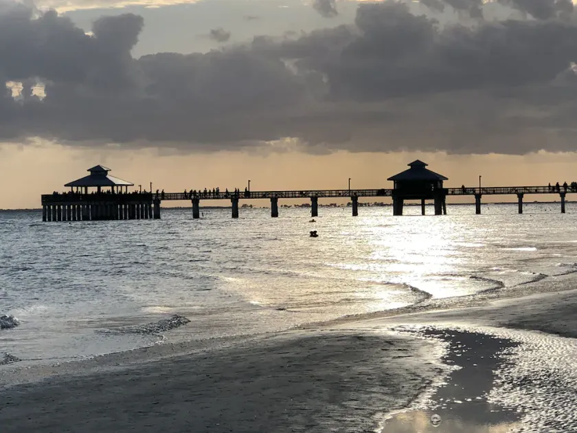 Happy Ours Hideaway -Ft Myers 2bd 2ba condo Non Smoking No Pets 10miles to beach - Image 1