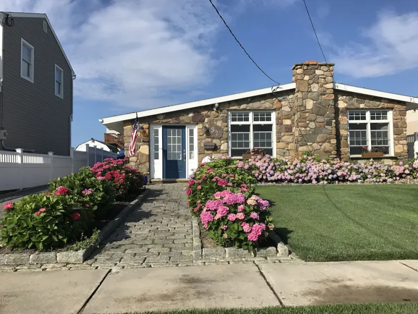 Brigantine Cottage - Experience both an Ocean AND Bay Family Vacation  this year - Image 1