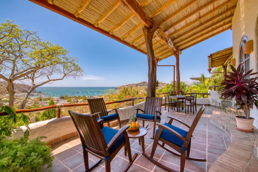Impeccable Private Villa with Awe-Inspiring Views - Image 1