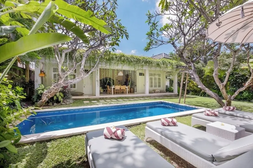 Deluxe 2 Bedroom Villa in Seminyak - Image 1