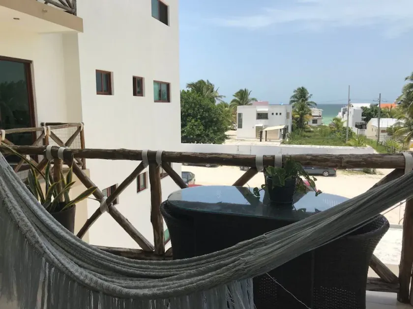 Cozy two bedroom apartment 50m from the beach - Image 1