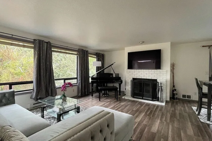 Remodel Spacious Modern Retreat - Image 1