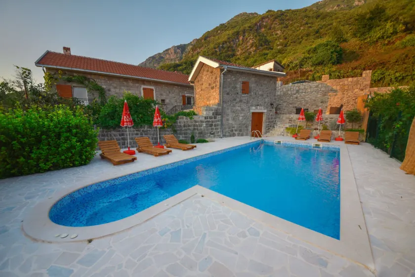 Nature luxury paradise with swimming pool - Image 1