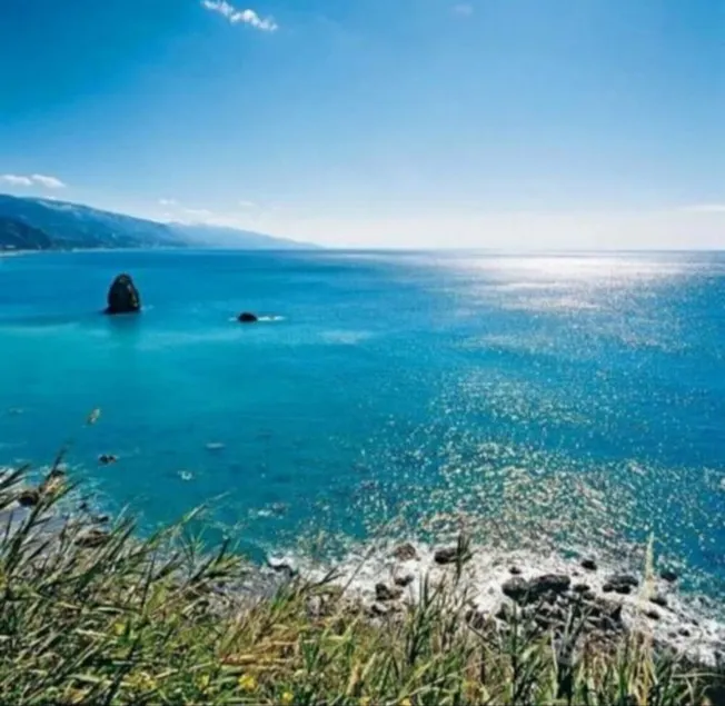 BETWEEN SPA AND SEA YOU CAN RELAX - Image 1