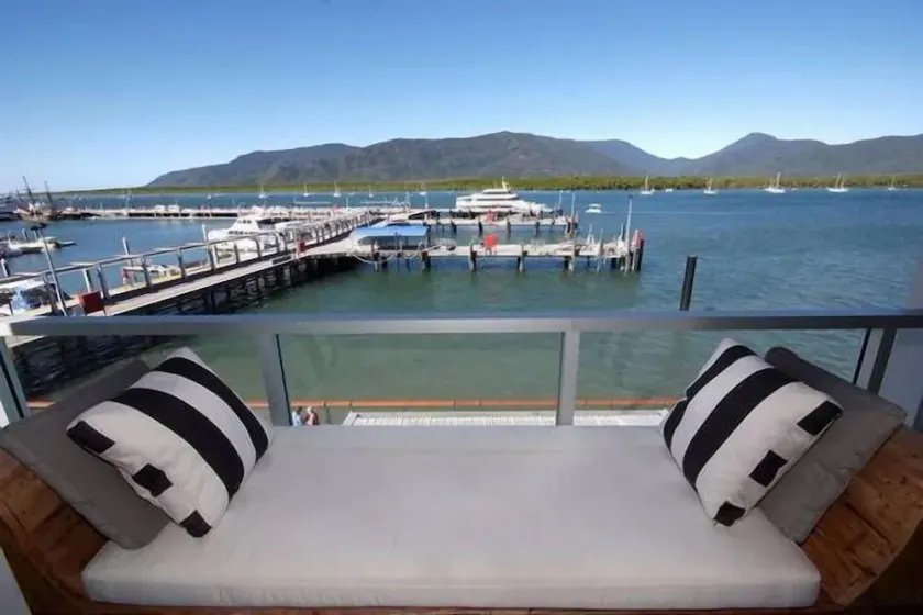 301 Harbour View - Cairns City marina views - Image 1