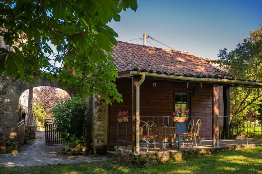 Charming Stone House on the banks of the La Sorgues River - Image 1