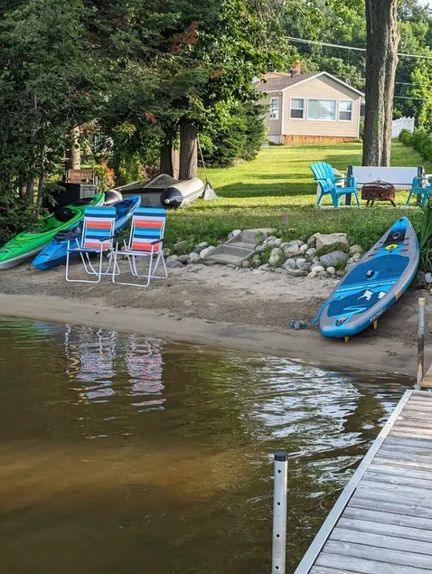 WATER FRONT 3 BDR house, Beach Boat Dock Kayak ONLY $890 AVL LABOURDAY WEEKEND - Image 1