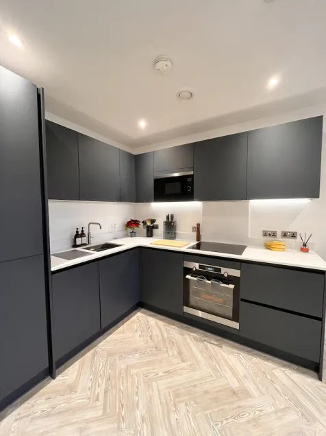 Stylish 1BR Apartment Next To Hampstead Heath - Image 1