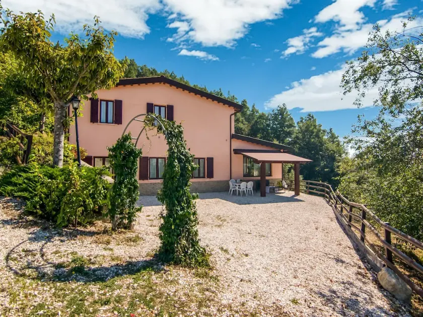 Ferme avec piscine à Apecchio - Image 1