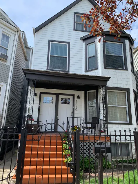 LOGAN SQUARE: Chic, confortable 1er étage 2 BDRM APT! Parking incld! - Image 1