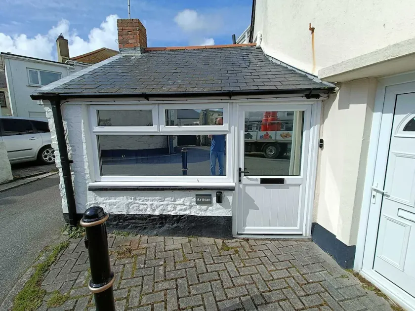 1 Bed Cottage - Sleeps 2 - Parking - WIfi - Image 1