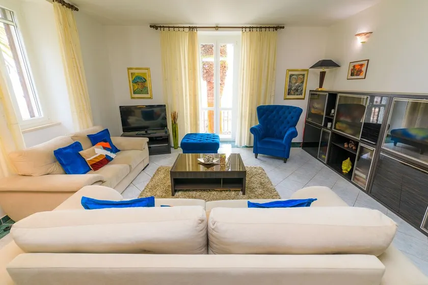 Villa by the sea in Obrov - Image 1