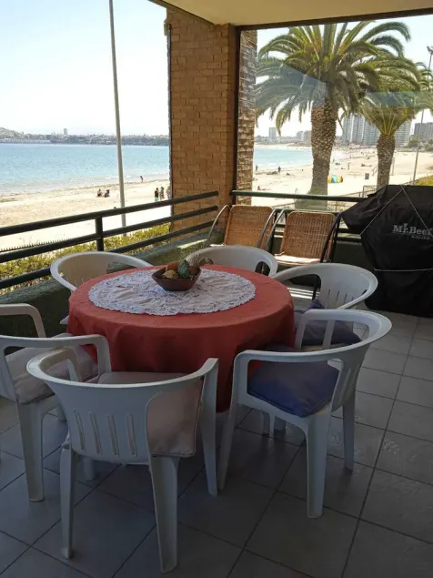 Beach front apartment direct access to the beach - Image 1