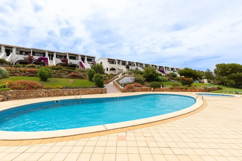 Appartement 'Costa Arenal' avec piscine partagée, Wi-Fi et climatisation - Image 1
