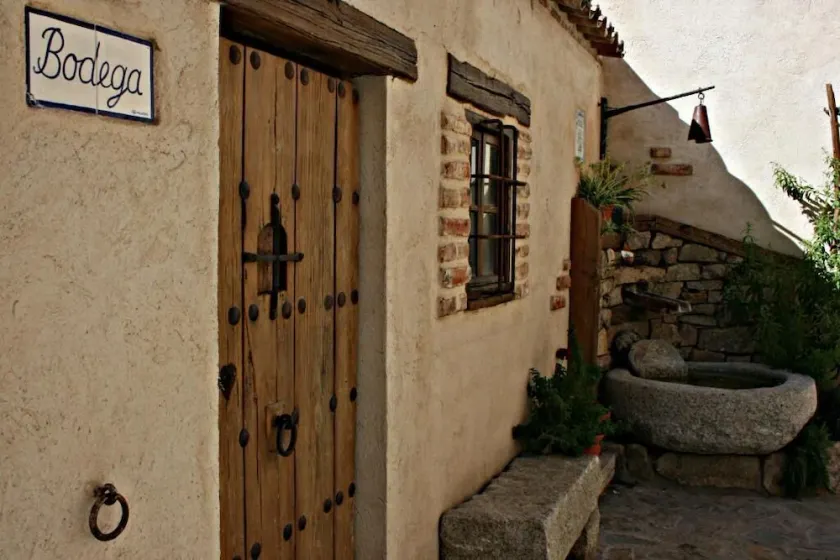 Callejon del Pozo III - Image 1