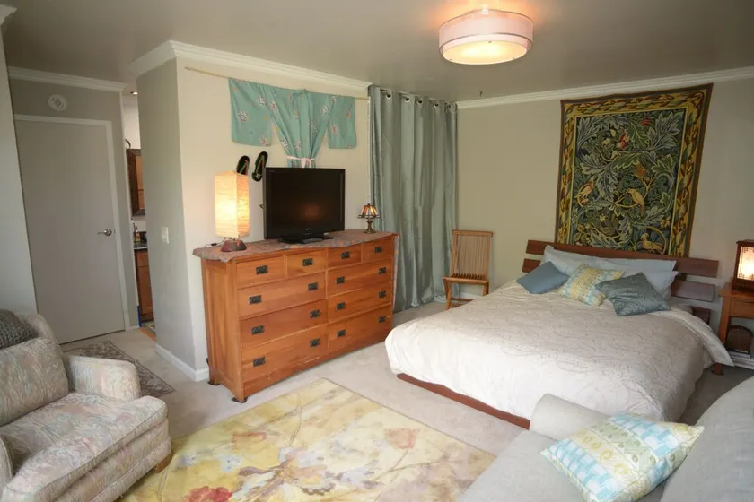 Chambre principale spacieuse, salle de bain privée et entrée, terrasse, barbecue, 2 d min, 2 par max. - Image 1
