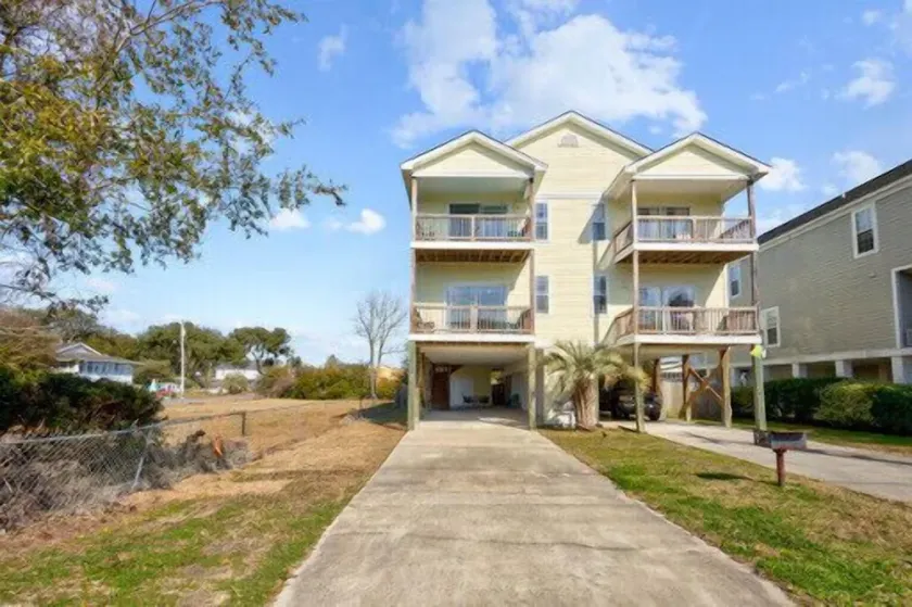 Seas The Day - private pool, 1 block from Ocean! - Image 1