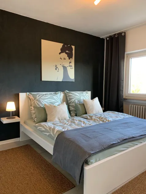 Cosi Apartment 2SZ + balcony, near bathing lake, Alla-Hopp facility, shopping, highway - Image 1