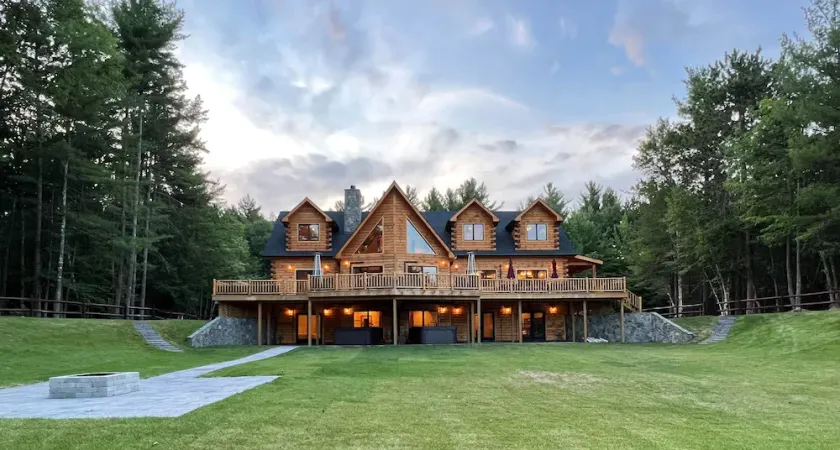 Grand Peaks Lodge, Ultimate Log Luxury, Stunning Views, Hot Tub & Sauna, EV Charger, 3D Tour - Image 1