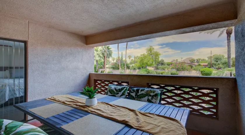 Comfort and Style in the Phoenix Biltmore Area! - Image 1