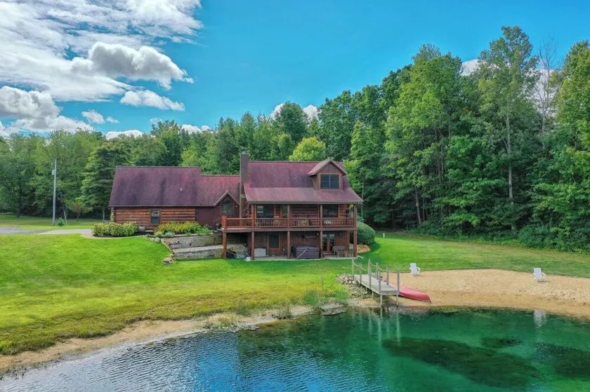 11 Acre Wood - Cabin getaway - fishing & swimming pond - hot tub - Image 1