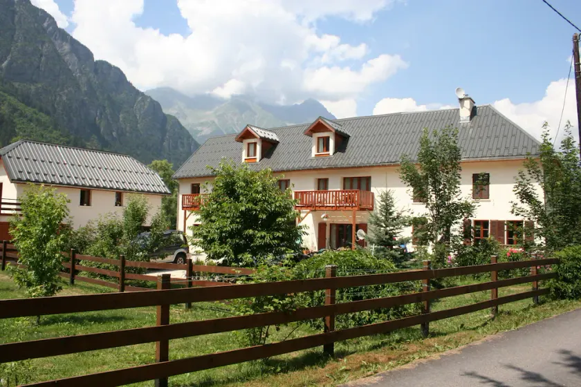 The Loft. Winter ski/ Summer biking. Perfect location - Image 1