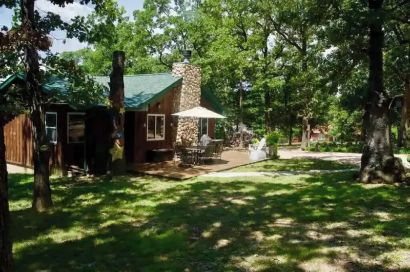 Charming cabin!Perfect lake getaway for your family or fishing trip. - Image 1