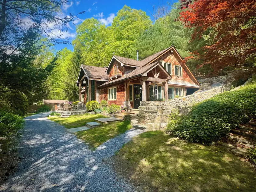 The Lodge-Your own Hillside Estate w/pool, hot tub, trails, views & 1 hr to NYC! - Image 1