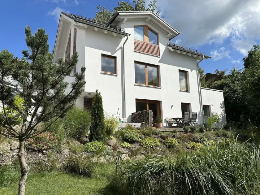 Modern, large terrace, garden and lots of sun. - Image 1