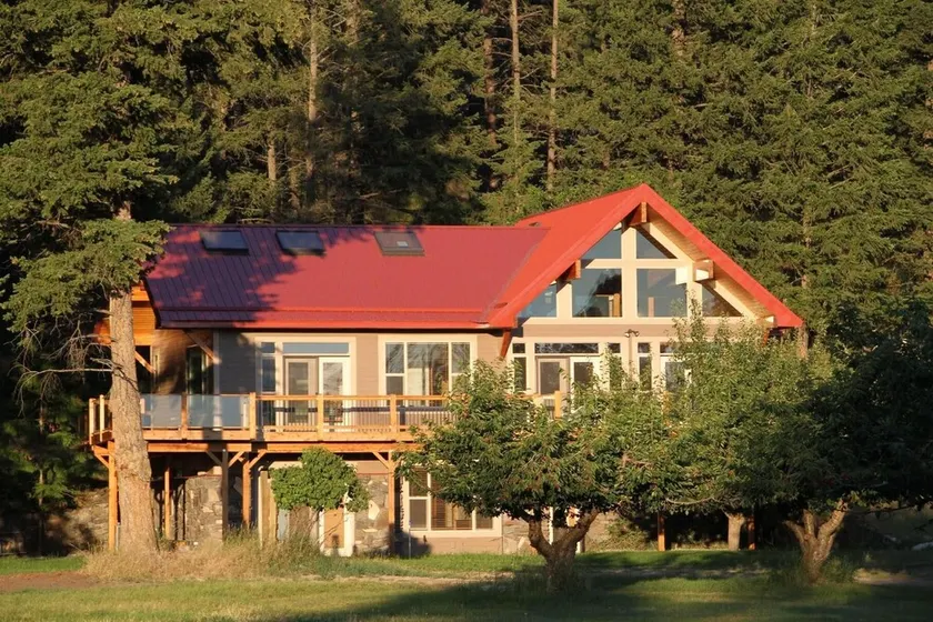 Opskalere Luxury Home på Cherry Orchard med udsigt over Flathead Lake - Image 1